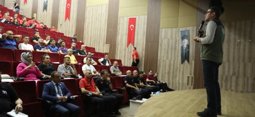 KAPAKLI’DA TEMEL AFET BİLİNCİ EĞİTİMLERİ SÜRÜYOR