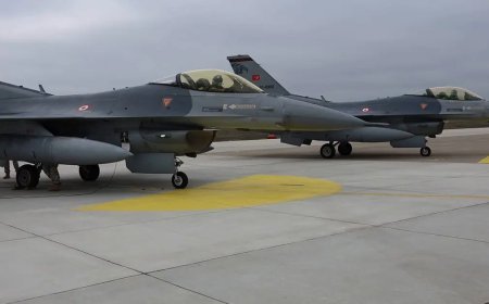 Türk Hava Kuvvetleri uçaklarından Karadeniz'de eğitim uçuşu