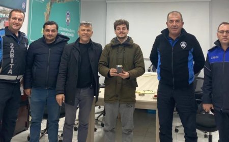 Yanlışlıkla konteynere attığı cüzdanı, çöp kamyonunda bulundu