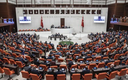 Libya tezkeresi Meclis'te kabul edildi. Türk askerinin görev süresi 24 ay uzatılıyor