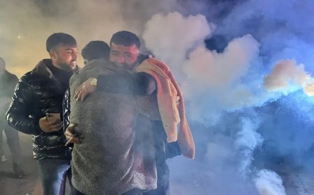 Cezaevleri önünde erken tahliye sevinci