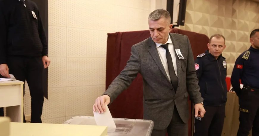 Gülşah Durbay'ın vefatının ardından Şehzadeler'in yeni belediye başkanı Hakan Şimşek oldu