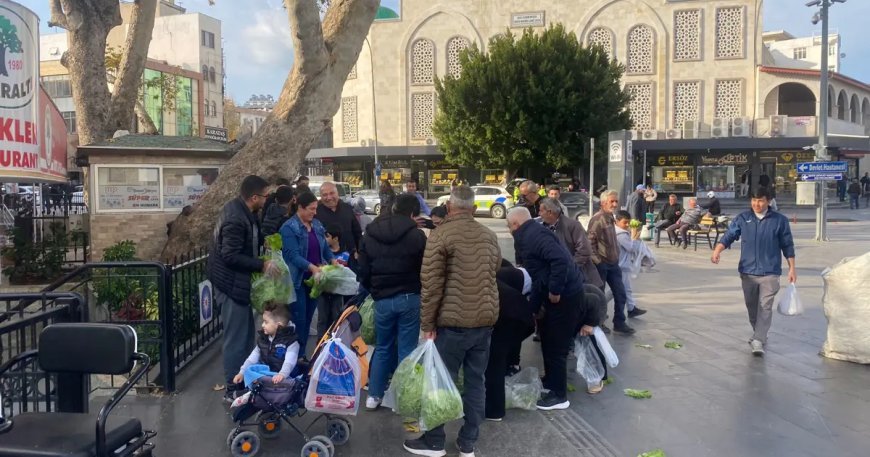Ücretsiz dağıttı, dakikalar içinde tükendi. Tepki olarak yaptı