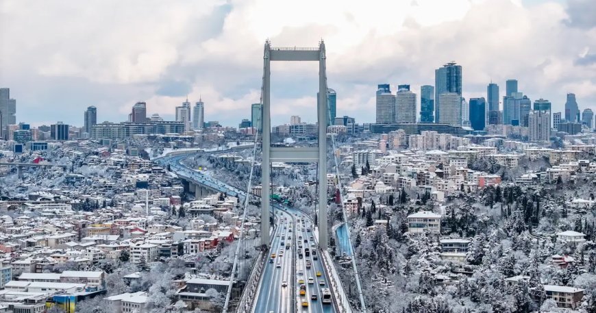 48 ilde lapa lapa kar yağacak. AKOM ve meteorolojiden art arda uyarı, sıcaklık 10 derece düşecek