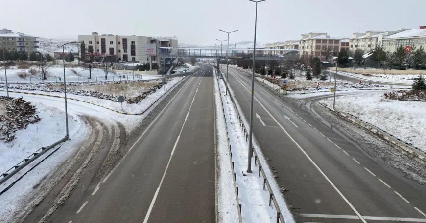 Ulaşıma yoğun kar engeli. Gerede-Karabük yolu trafiğe kapatıldı