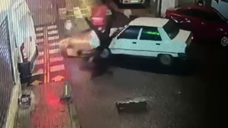 Kazadan sonra yerde yatan sürücüyü kontrol edip olay yerinden kaçtı; o anlar kamerada