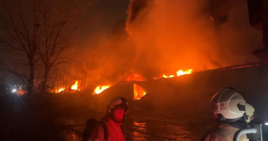 Esenyurt'ta korkutan fabrika yangını