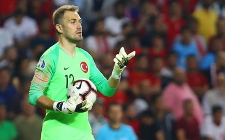 Mert Günok Fenerbahçe'ye döndü