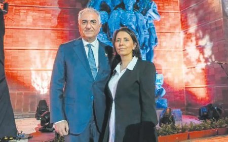 Truva atı Pehlevi!