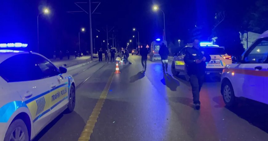 Eskişehir'de feci kazada üç ölü. Otomobil tramvaydan inen yayalara çarpıp kaçtı
