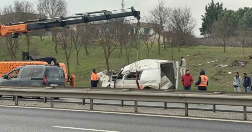 TEM Otoyolu'nda trafiği kilitleyen kaza. Yaralılar var