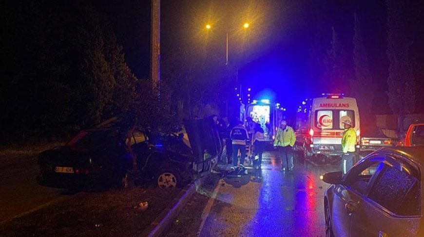 Adana'da feci kaza! Araç ikiye bölündü