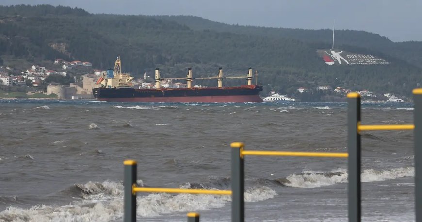 Çanakkale Boğazı gemi geçişlerine kapatıldı