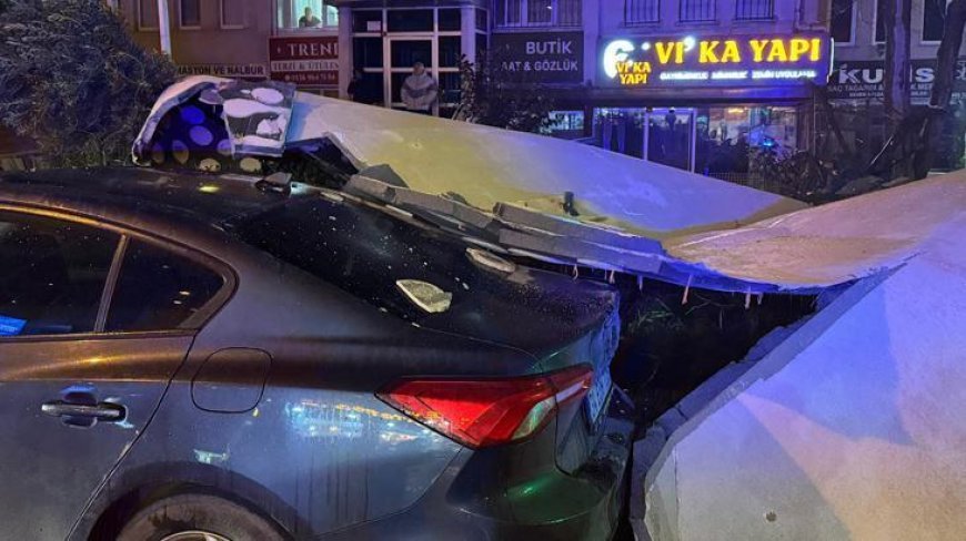 Beylikdüzü’nde fırtına: Binanın dış cephesi aracın üzerine düştü