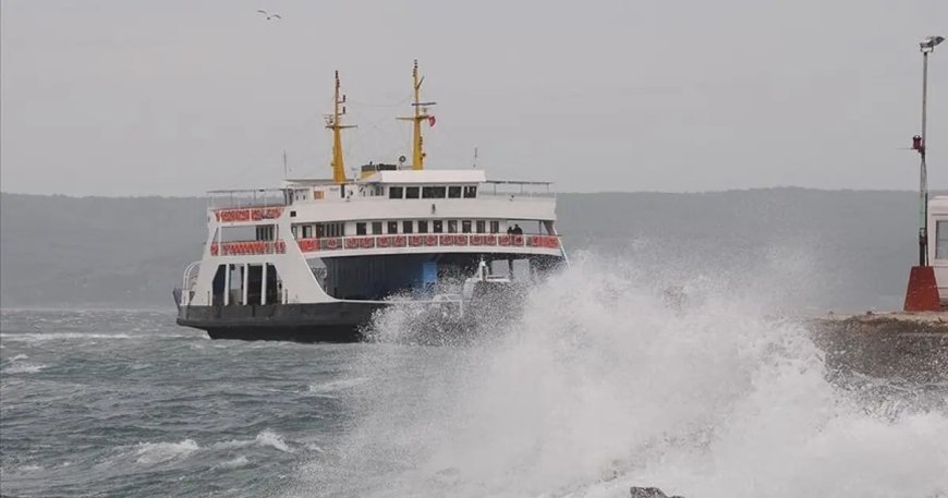 Marmara ve Ege'de fırtına. Yarınki feribot seferleri iptal edildi