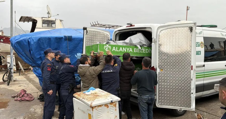 Alanya'da denizde erkek cesedi bulundu