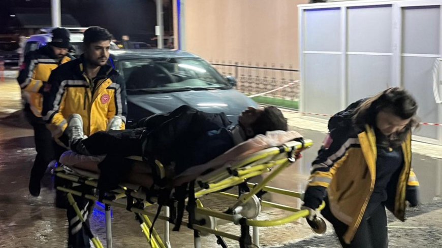 Bariyere çarpan otomobilin, ehliyetsiz sürücüsü yaralandı