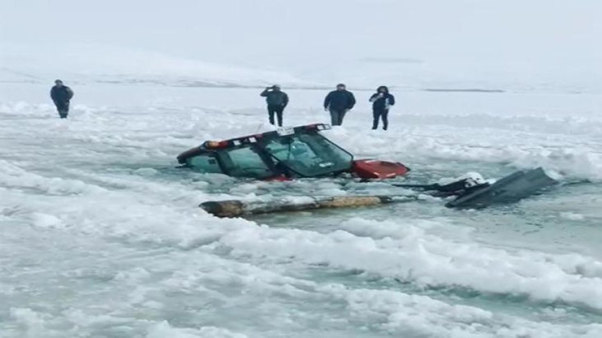 Buz tutan Çıldır Gölü'ne traktör düştü