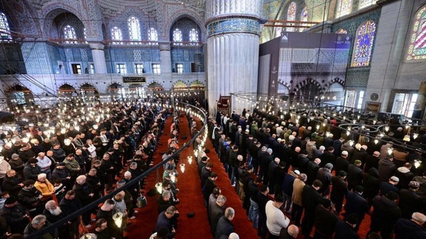 Ramazanın ilk cumasında camiler doldu taştı