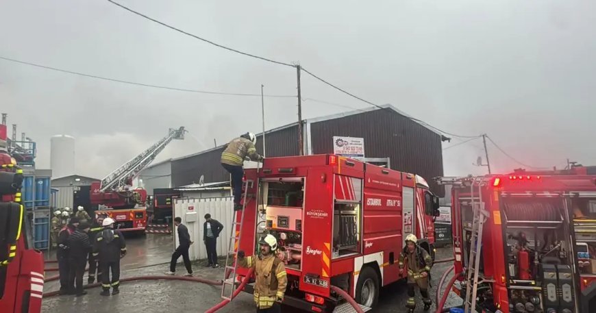 Eyüpsultan'da üç iş yerinde yangın