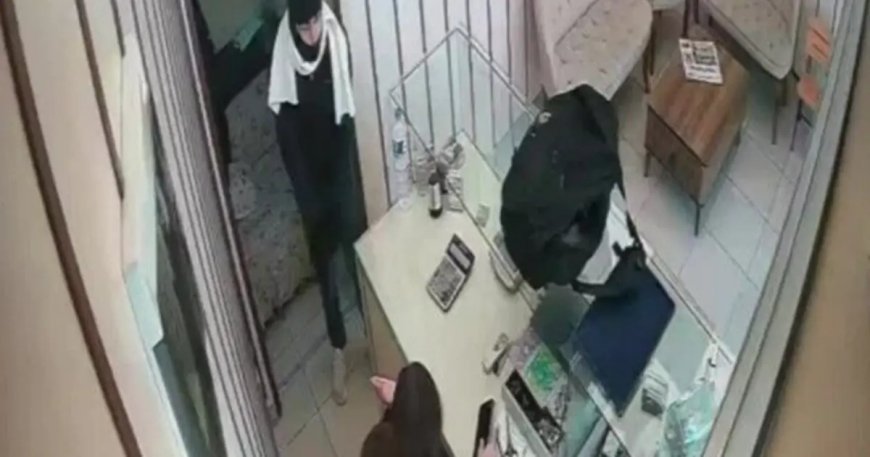 Kuyumcuda silahlı soygun girişimi güvenlik kamerasında