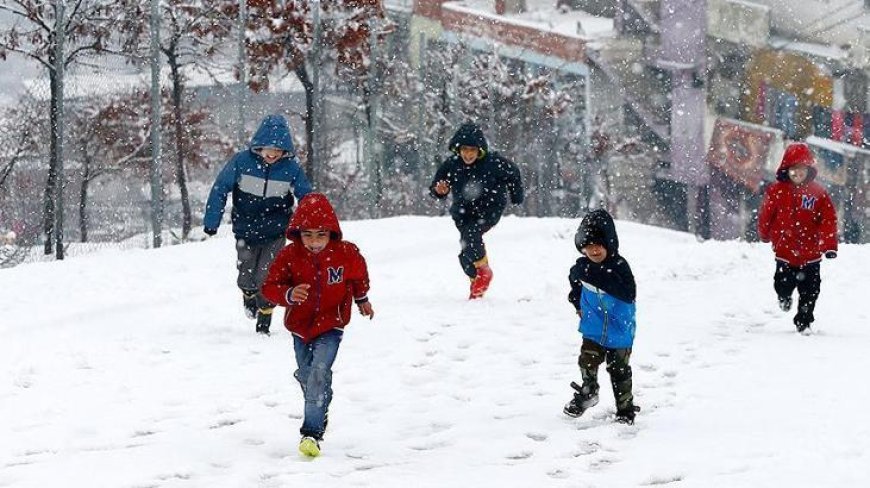 27 ŞUBAT CUMA YARIN OKULLAR TATİL Mİ? Kar tatili olan il ve ilçeler açıklandı mı? Valilikler peş peşe duyurdu! İşte okulların tatil edildiği iller