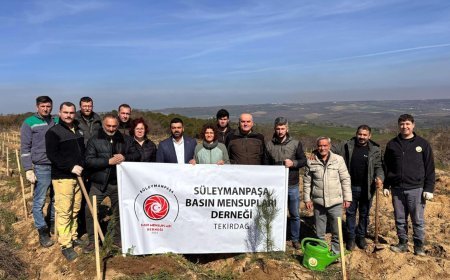Tekirdağlı gazeteciler 59 fidanı toprakla buluşturdu