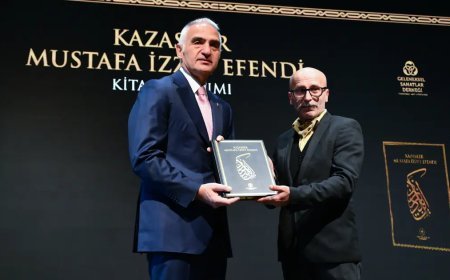 Ayasofya'nın Hattatı: Kazasker Mustafa İzzet Efendi'ye vefa