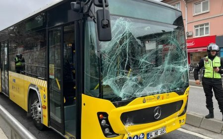 Üsküdar'da iki İETT otobüsü çarpıştı