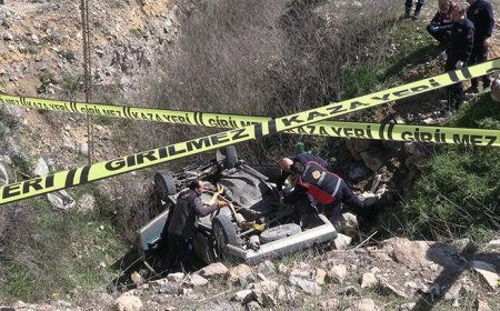 Kütahya'da şarampole devrilen otomobildeki 2 kişi öldü