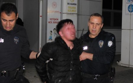 Annesinin, erkek arkadaşını bıçakladı; hastanede ortalığı birbirine kattı