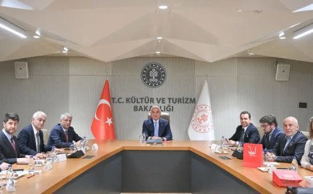 Kültür ve Turizm Bakanı Ersoy'dan 2026 turizmi için kritik toplantı