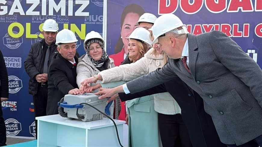 Ergene'nin bir mahallesinde doğalgaz çalışmaları için ilk kazma vuruldu