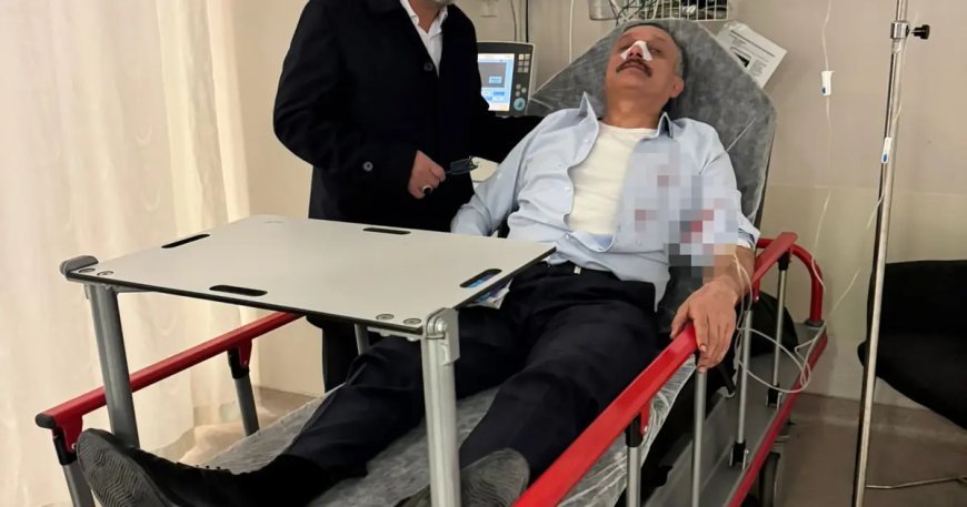 Öğrenci yakını, okul müdürünü dövdü