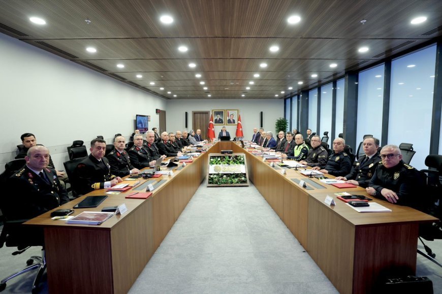 Bayram öncesi Ankara’da kritik güvenlik zirvesi! 81 ilin valisi aynı toplantıda