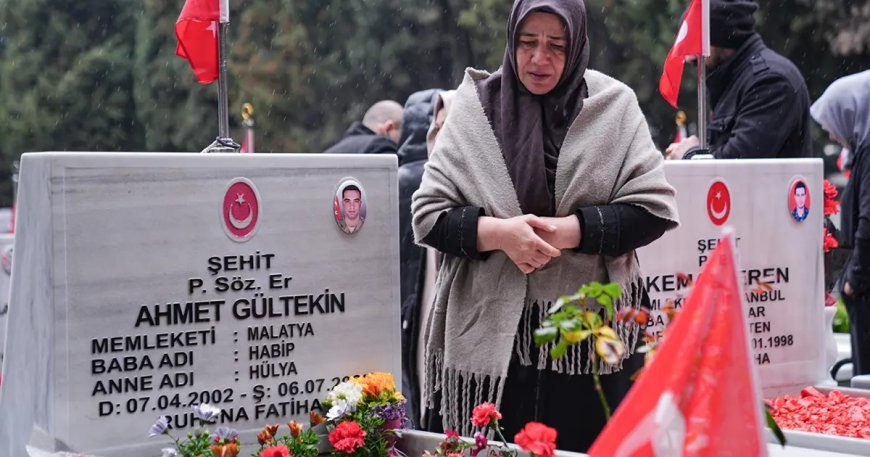 Edirnekapı Şehitliği'nde hüzünlü bayram