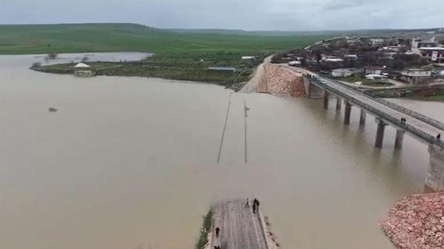 Diyarbakır’da sağanak; Ambar Çayı taştı, yol ve tarlalar sular altında kaldı