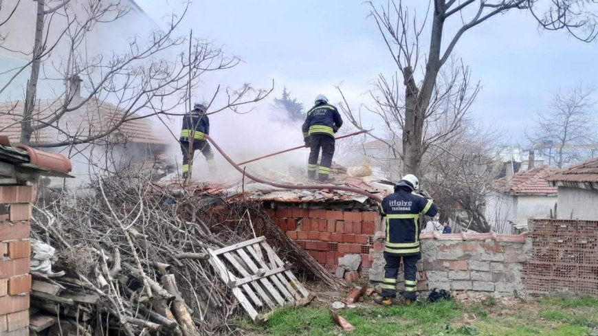 Bedensel engelli, evinde çıkan yangında yaralandı