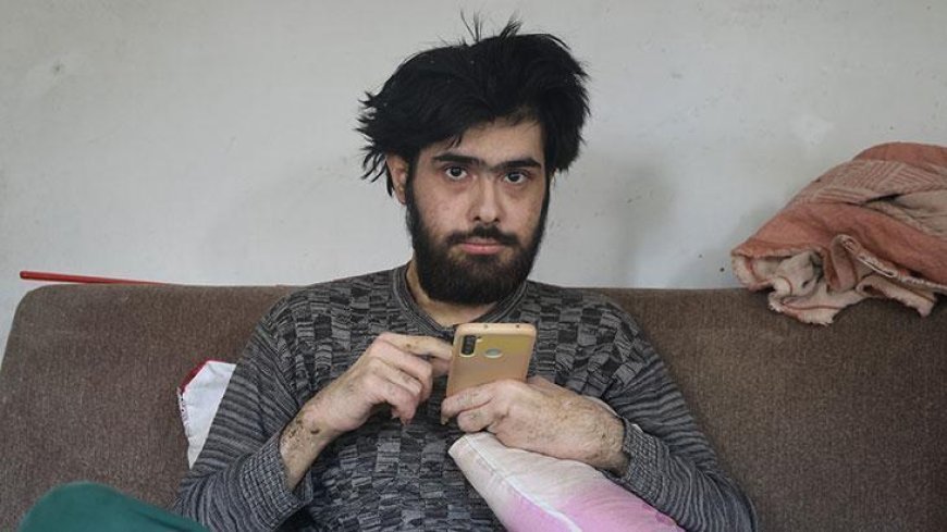 Evden çıkmayan telefon bağımlısı Barış'tan yeni haber! 25'inci yaşını böyle kutladı