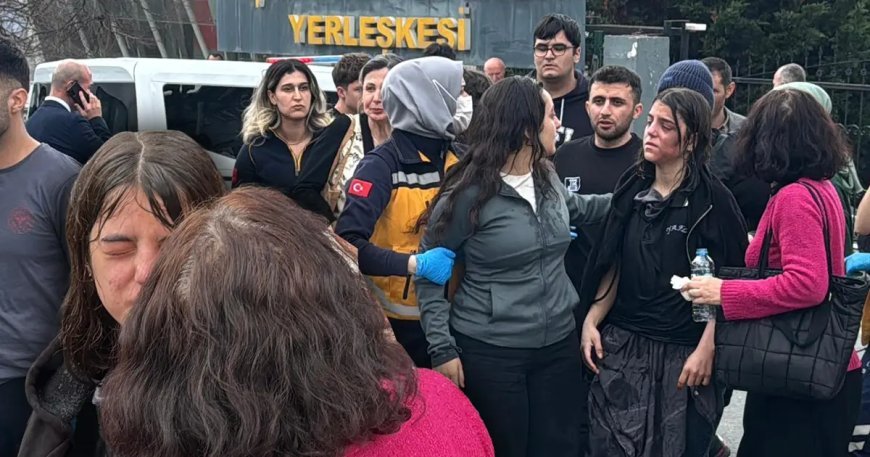 Lise laboratuvarında deney sırasında patlama. Öğrencilerin elleri ve yüzleri yandı