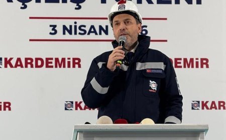 Bakan Bayraktar Karabük'te duyurdu: Hedefimiz 3 Nisan'ı ‘Türkiye Sanayi Günü’ ilan etmek