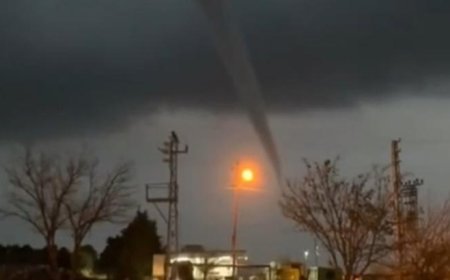 Mardin'de sağanak öncesi çıkan hortum korkutan görüntüler oluşturdu