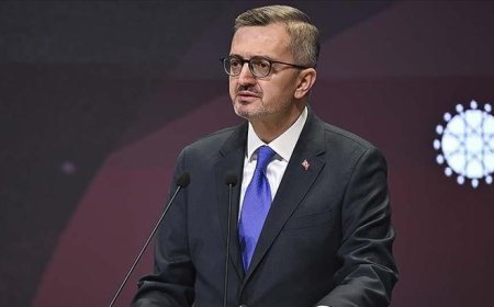 İletişim Başkanı Duran, Alparslan Türkeş'i andı