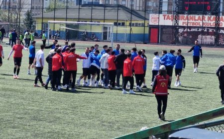 Süper Amatör Lig maçında ev sahibi futbolcular ile deplasman taraftarları arasında gerginlik