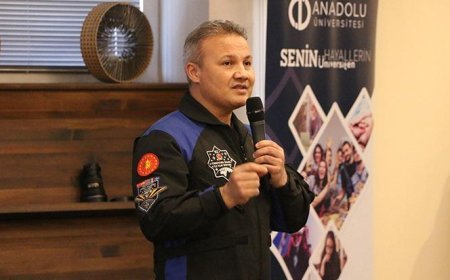 Türkiye'nin uzaya çıkan ilk astronotu Alper Gezeravcı’dan gençlere mesaj: 'Yapılamaz’ algısını bu görevle yıktık'