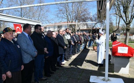 Emekli gazi polis törenle son yolculuğuna uğurlandı