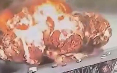 Panama'da köprünün altındaki yakıt kamyonu patladı! Dehşet anı kamerada