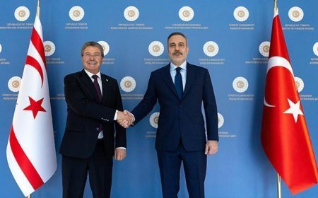 Dışişleri Bakanı Hakan Fidan, KKTC Başbakanı Üstel ile görüştü