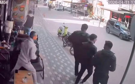 Simav’da 4.8 büyüklüğünde deprem anı kamerada