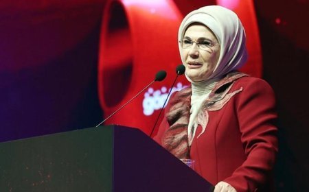 Emine Erdoğan: Bugün, milletçe birlik ve beraberlik içinde olmamız gereken bir gündür